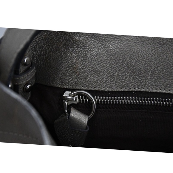 Vintage Chloe Saskia Purse in Silver Leather with Patina Effect Magnetic Closure - Picture 7 of 9